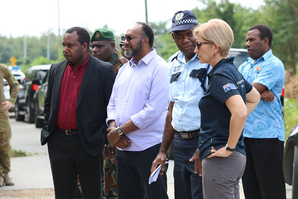 Pm salwai i visitim militari training - Gavman Blong Vanuatu